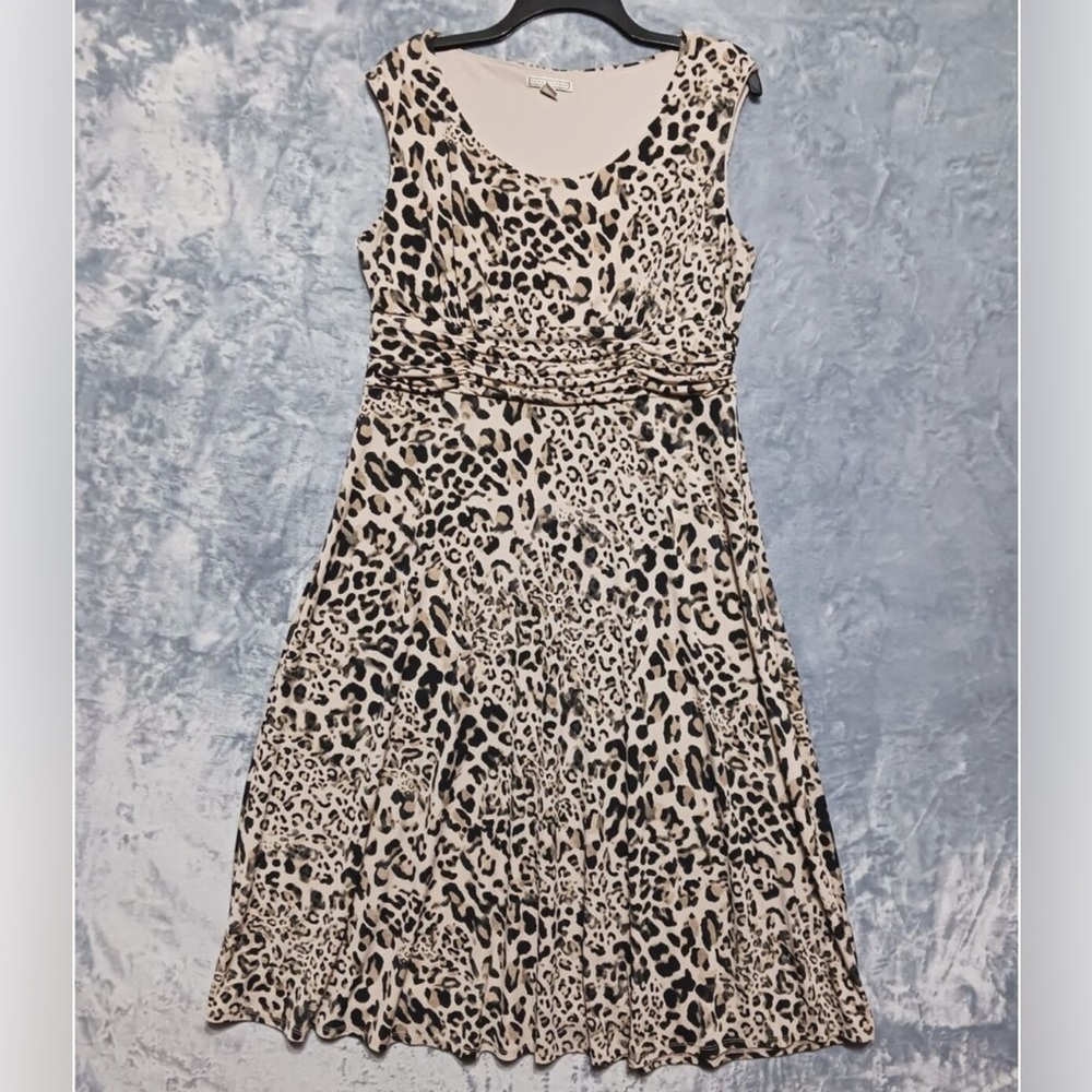 DANA BUCHMAN Leopard Print Sleeveless gathered swing dress